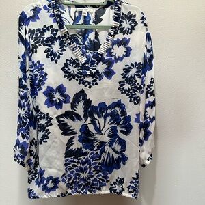 Banana Republic White and Blue Graphic Cut Out Blouse